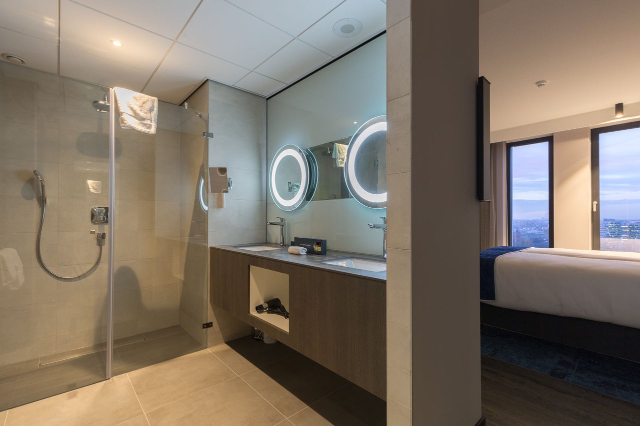 Postillion Amsterdam Suite (5)-medium.jpg