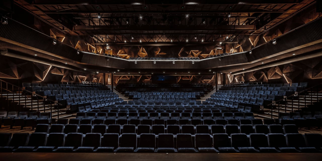 Podium één | theateropstelling | zicht vanaf podium