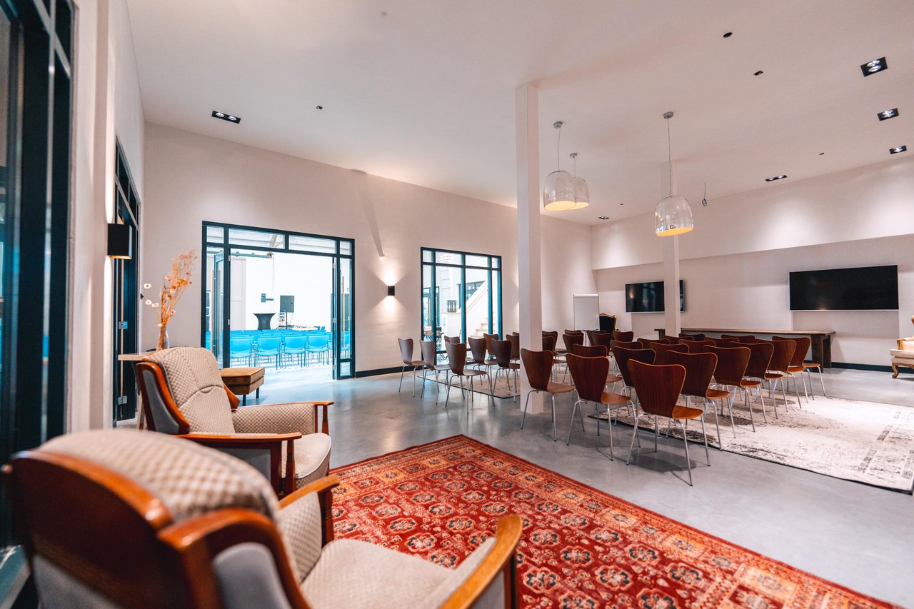 De Logica Lobby- Theateropstelling - Openslaande deuren
