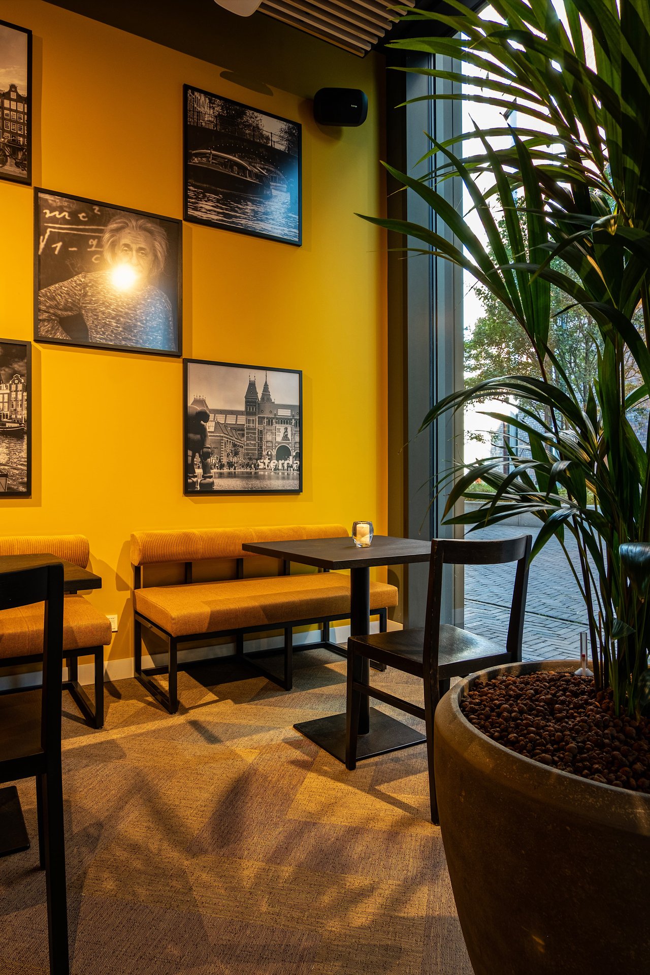 Grand Café LIVING | The Yellowroom (1)