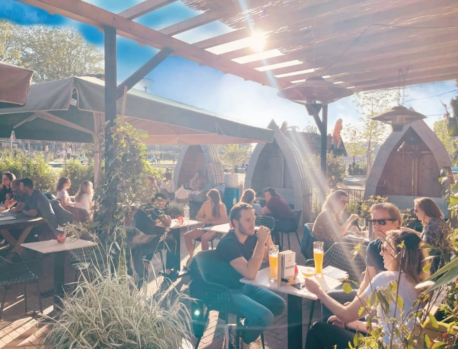 Terras Bar Hout.jpg
