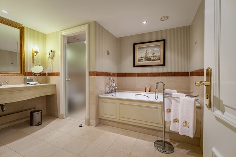 Executive Room Bathroom 1.jpg