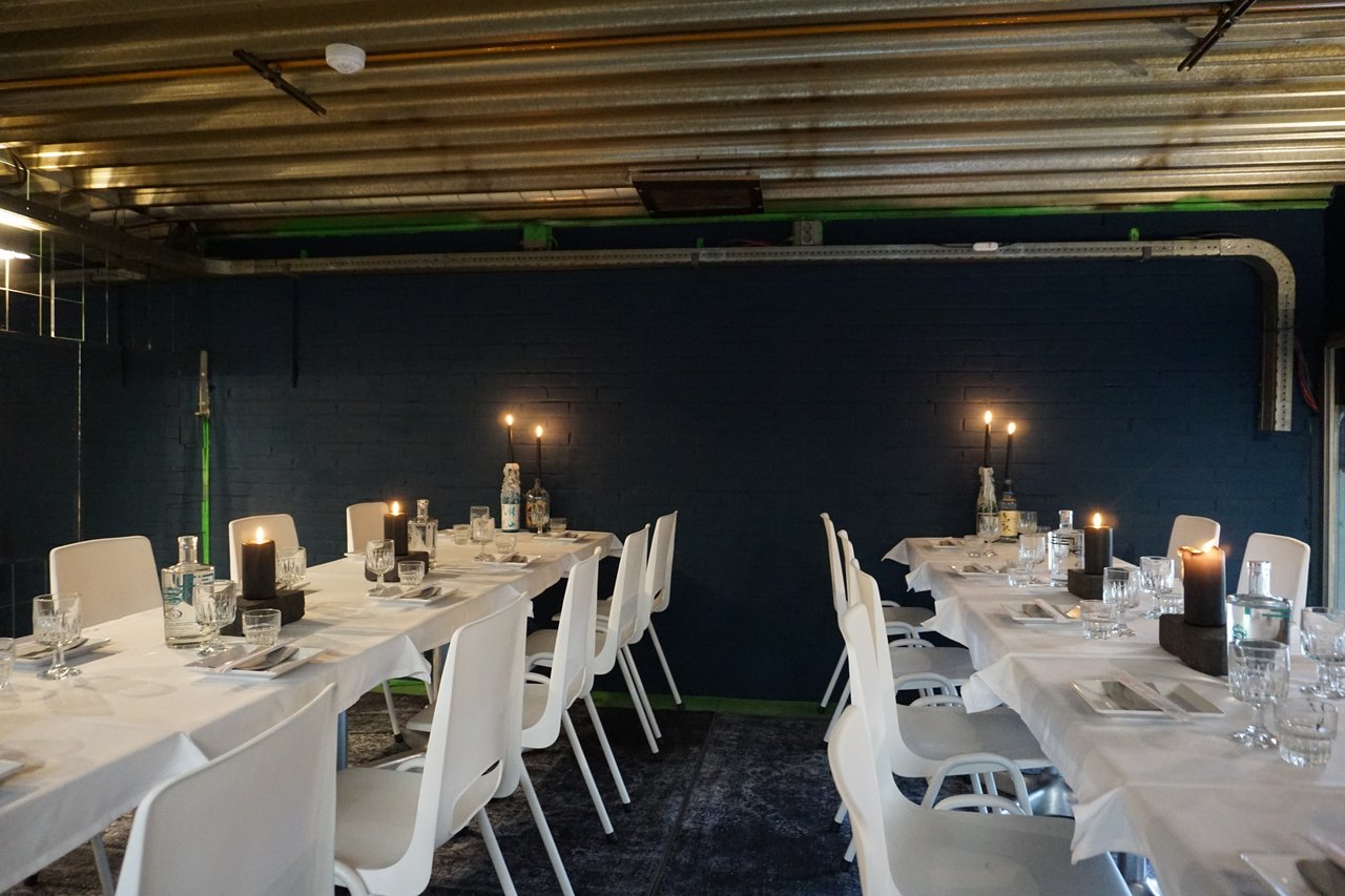 Tafels in de Spiegelzaal