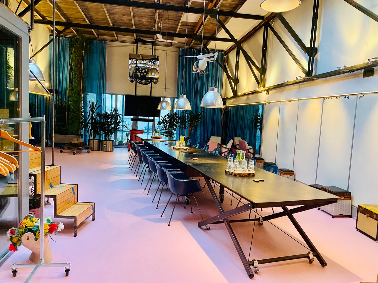 8 Meter lange stalen tafel