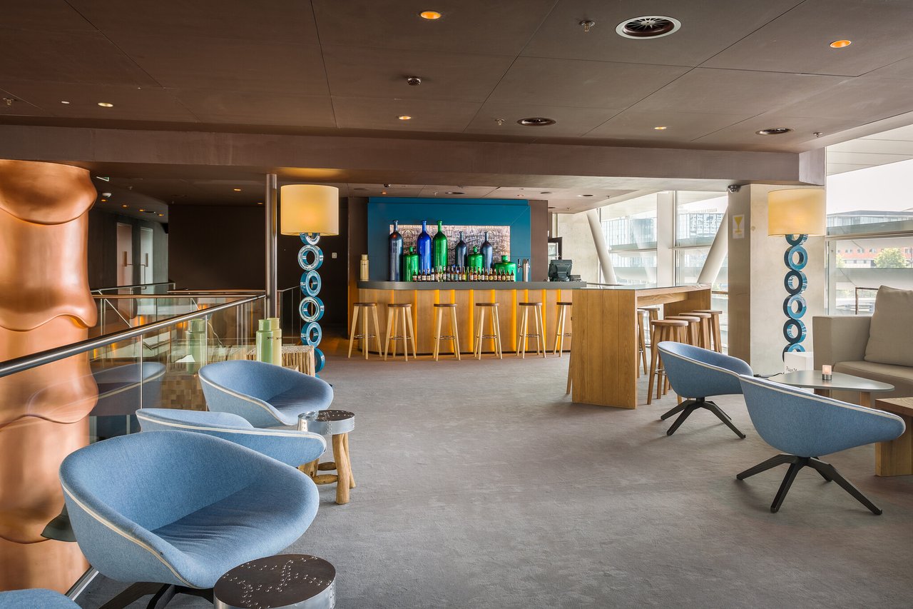 bar-in-loungebar