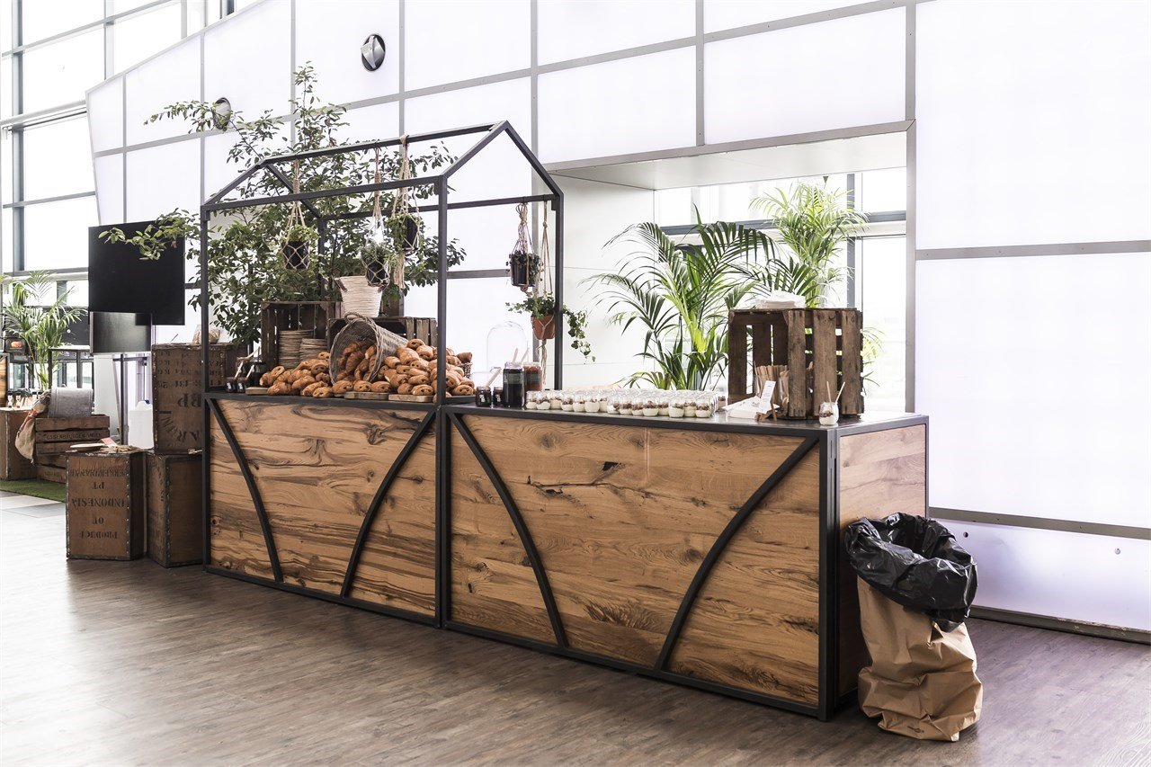 Food station op Promenade Deck 