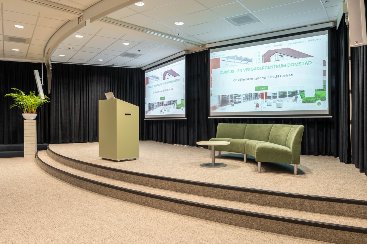 Grote Congreszaal podium (1)