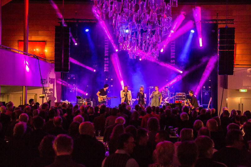 Bedrijfsfeest in Theaterfoyer 