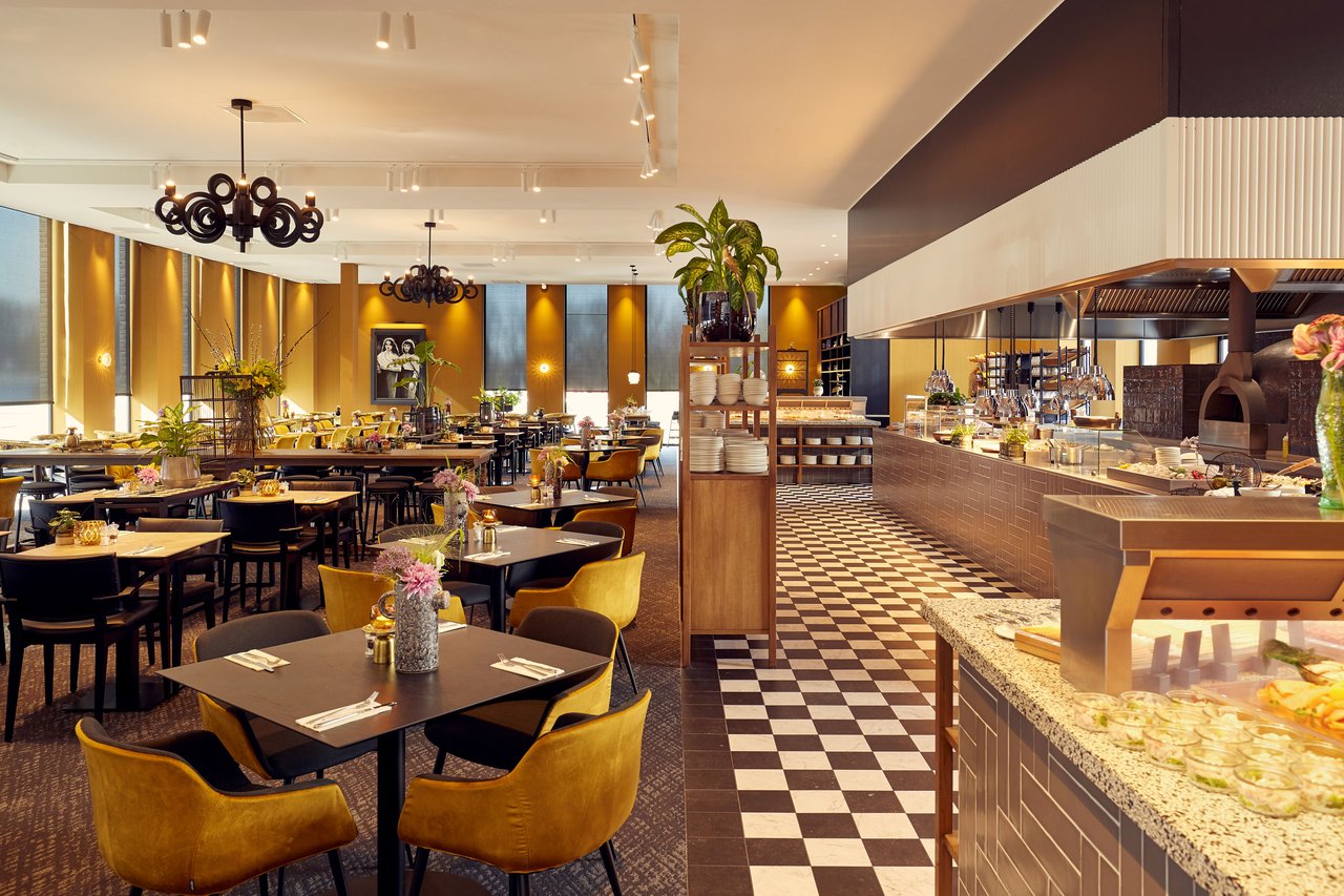 Zitgedeelte van buffetrestaurant ’t IJ – Van der Valk Hotel Amsterdam - Amstel