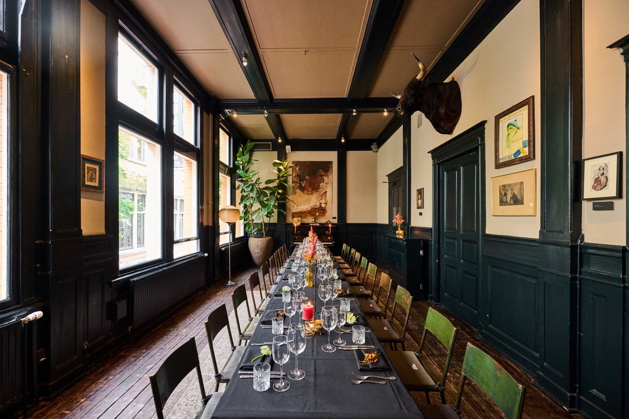 2023_TOBACCOTheater_Foyer_Diner_RebekkaMell_012.jpg