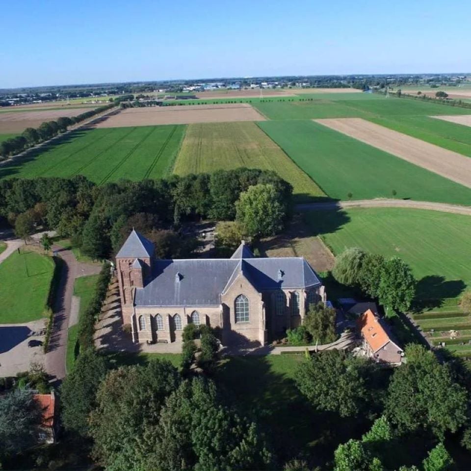 Lambertuskerk in Raamsdonk - bovenaanzicht 