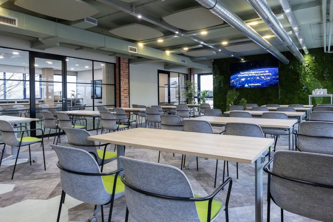 Loft - 3-in-1 evenementruimte met hier een caberet opstelling