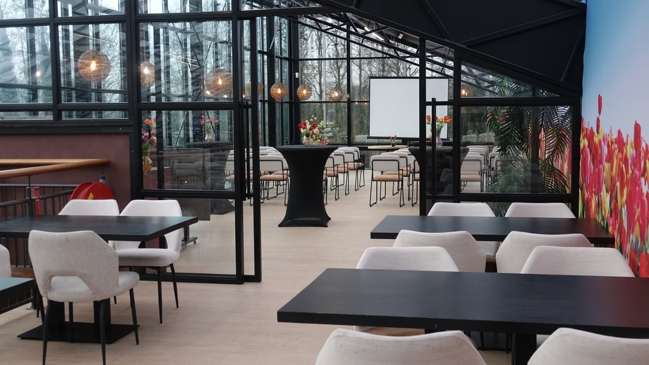 Tulip Lounge (3)