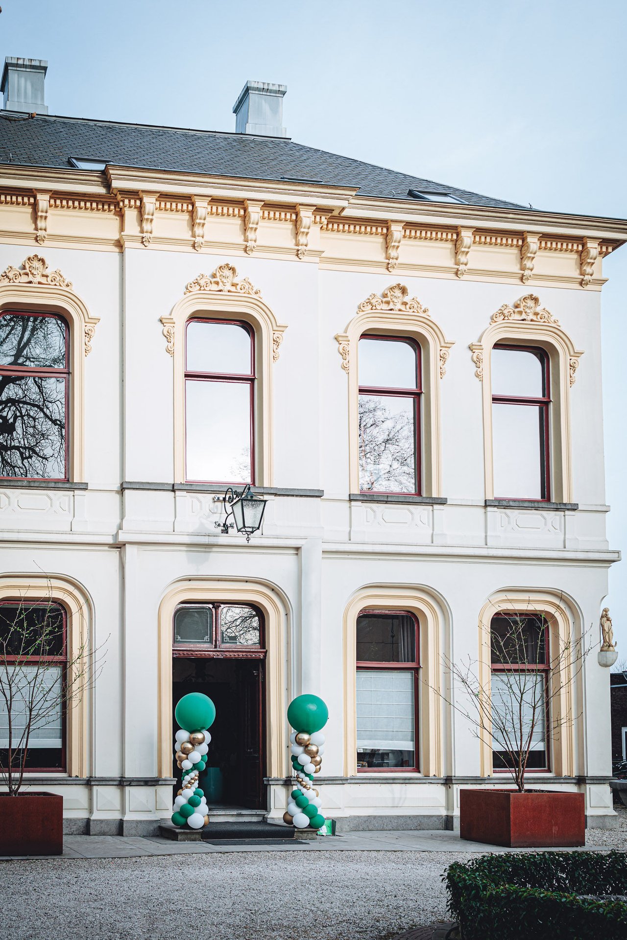 Villa185521mar25-633lr.jpg