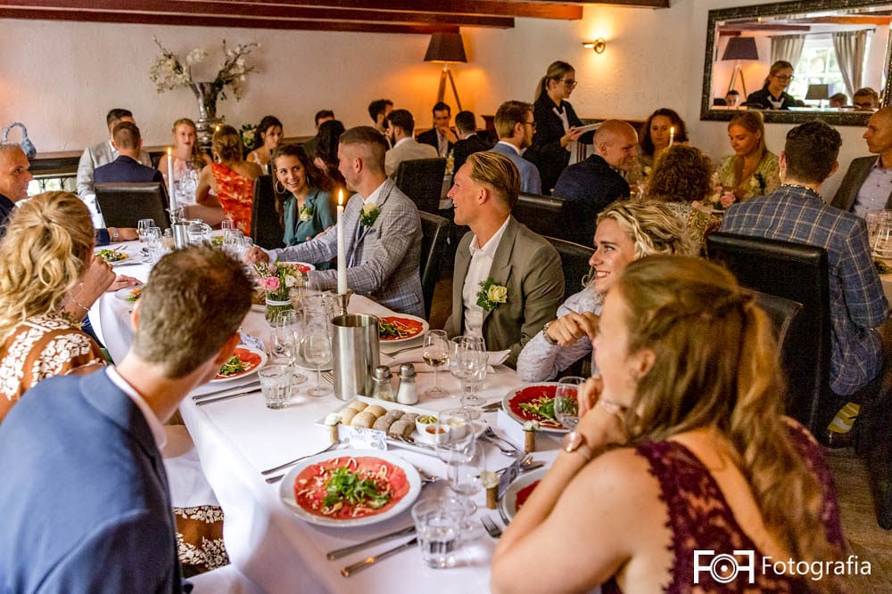 Diner in de dinerzaal