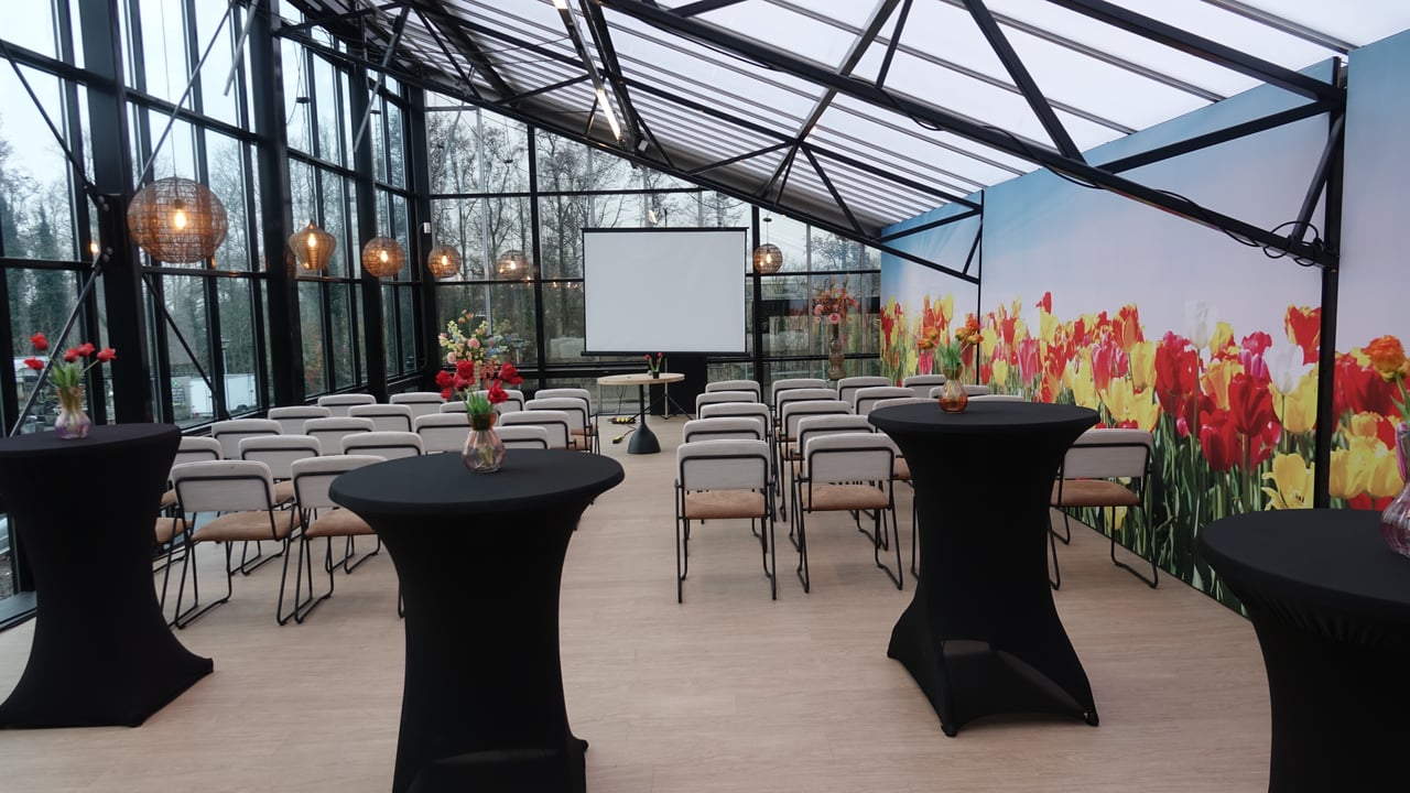 Tulip Lounge (5)