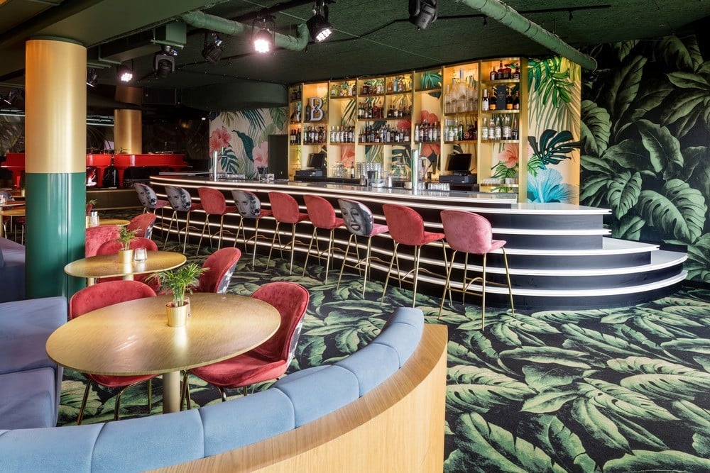 Crazy Bar (1)