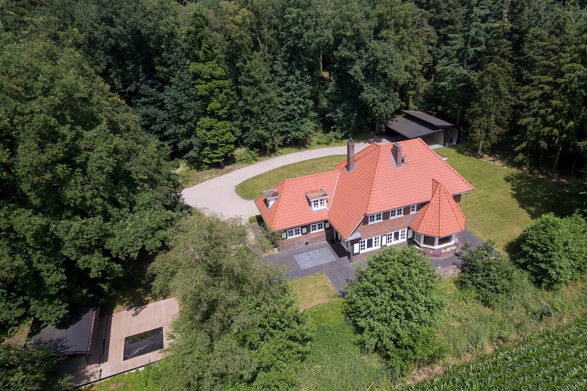 Drone Lankhorsterkamp.jpg