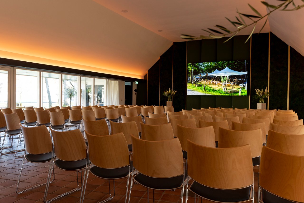 RM-Mennorode-Grote Zaal-038.jpg