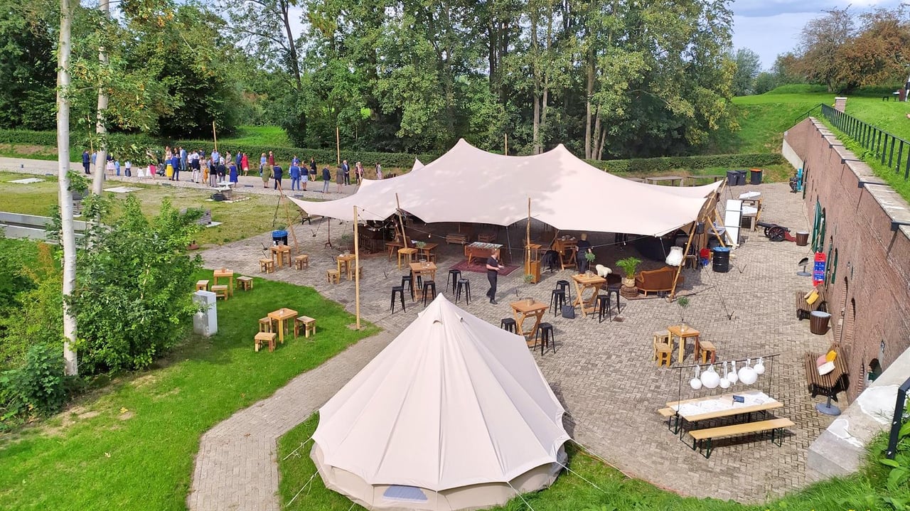 Stretchtent Lunet aan de Snel.jpg