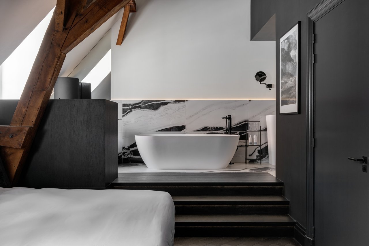 Suite 002 - Feran Thomassen 01.jpg