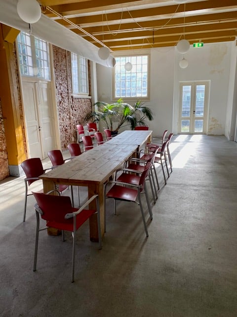 Grachtenzaal vergadertafel