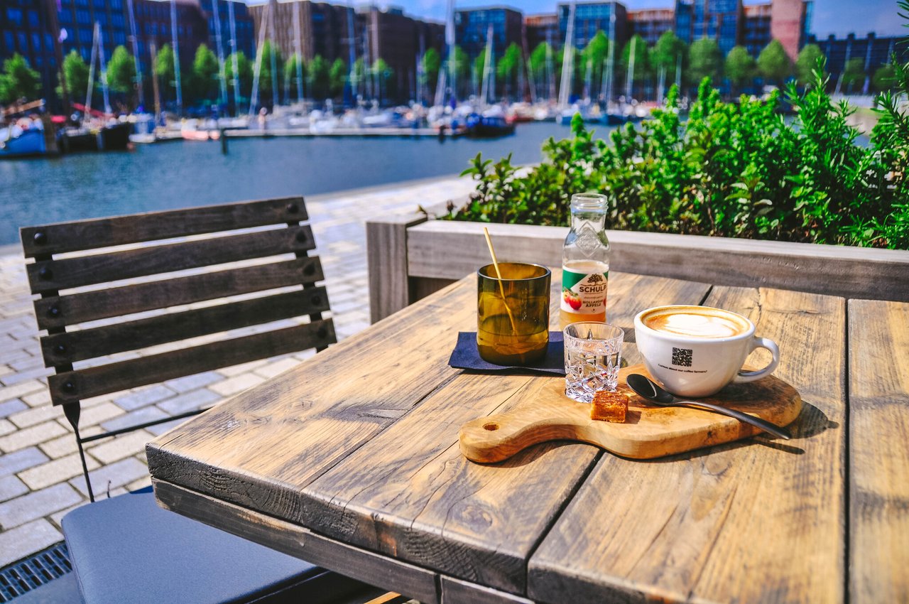 FourElementsHotel-WatersideTerrace2