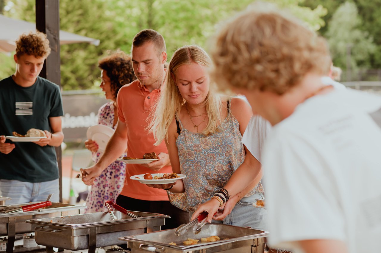 Walking dinner Terras Racquet park