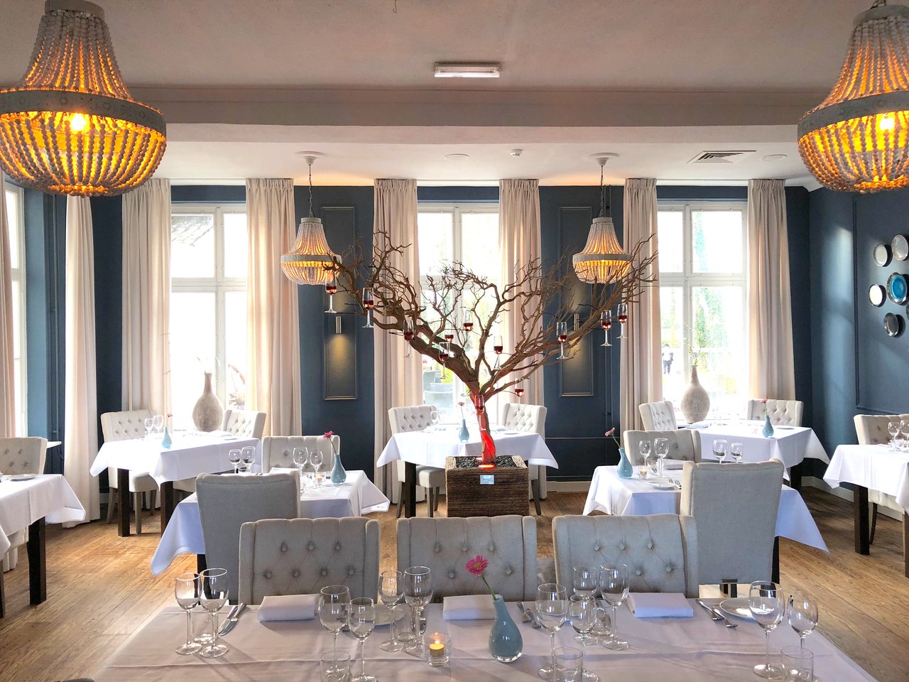 DOE- Restaurant (2) IMG_6303.jpg