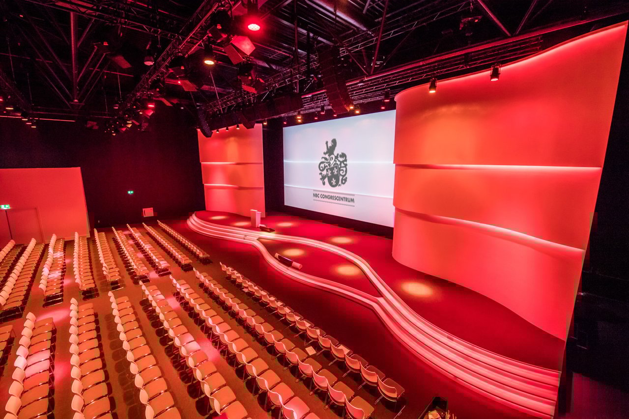 Grand Hall projectie in huisstijl