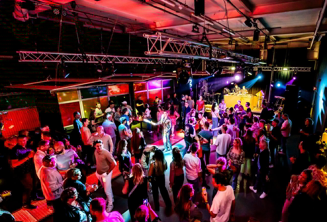 LIEF-Amsterdam-PIT-feest-kleurrijk