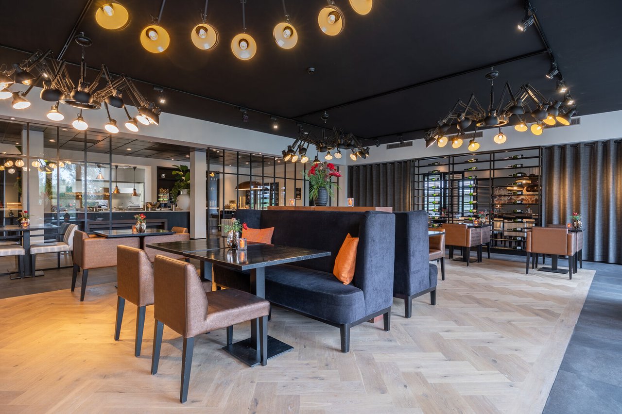 12 Restaurant - highres-14-medium.jpg