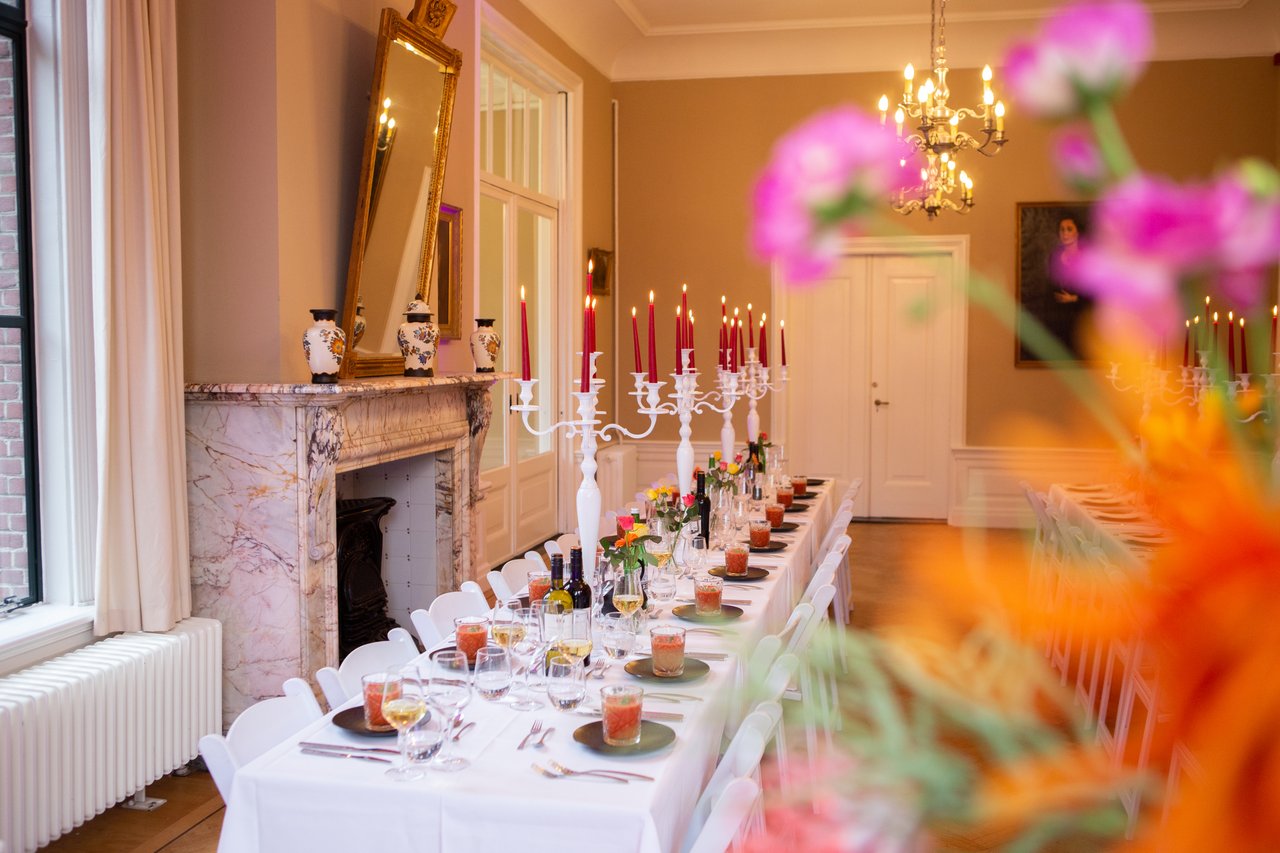 Diner in het landhuis.jpg