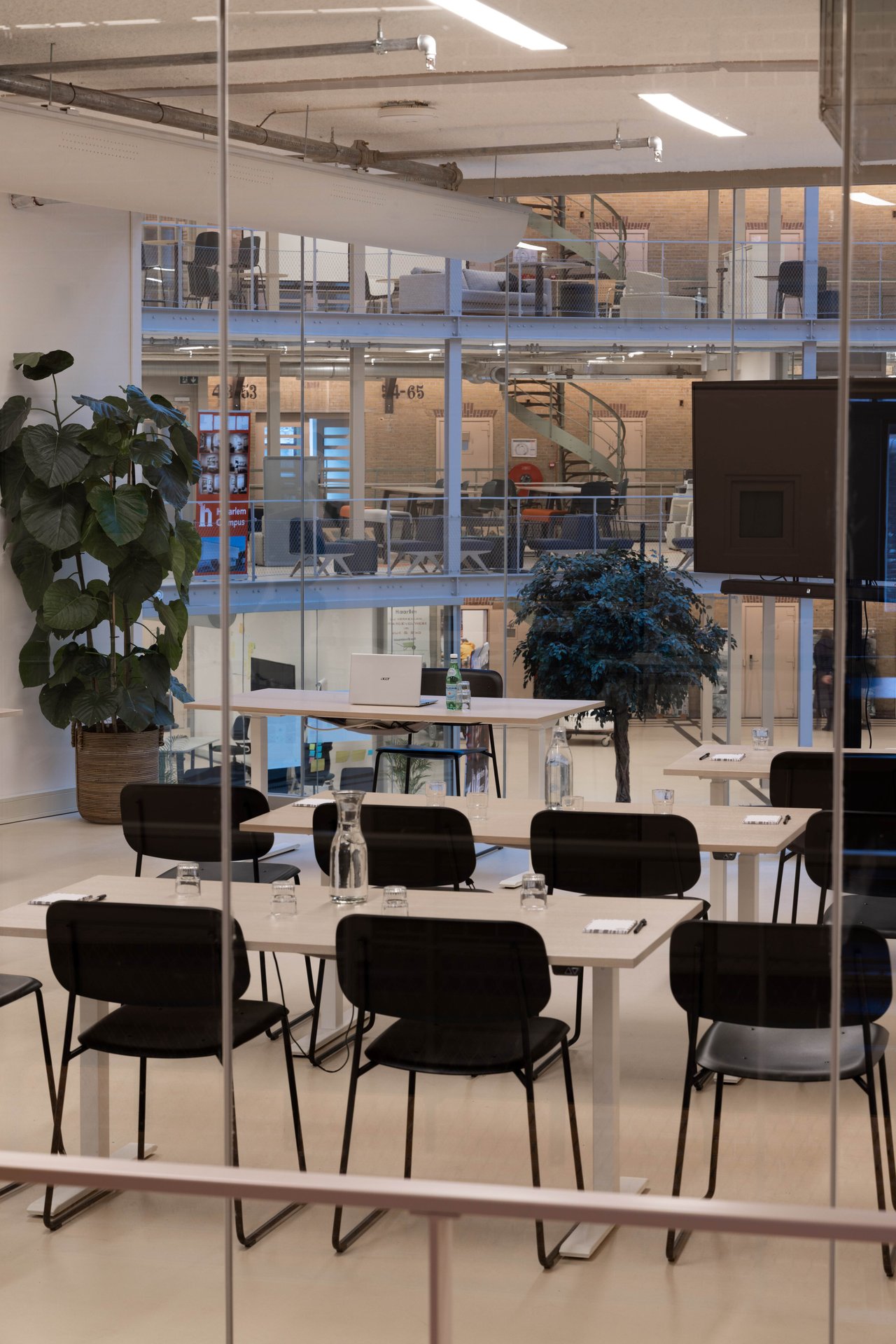 doorkijk cabarat opstelling eventroom