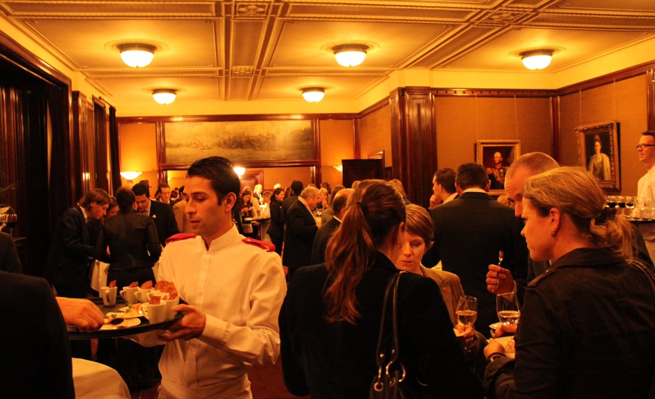 Koningszaal in De Bazel Amsterdam - walking dinner