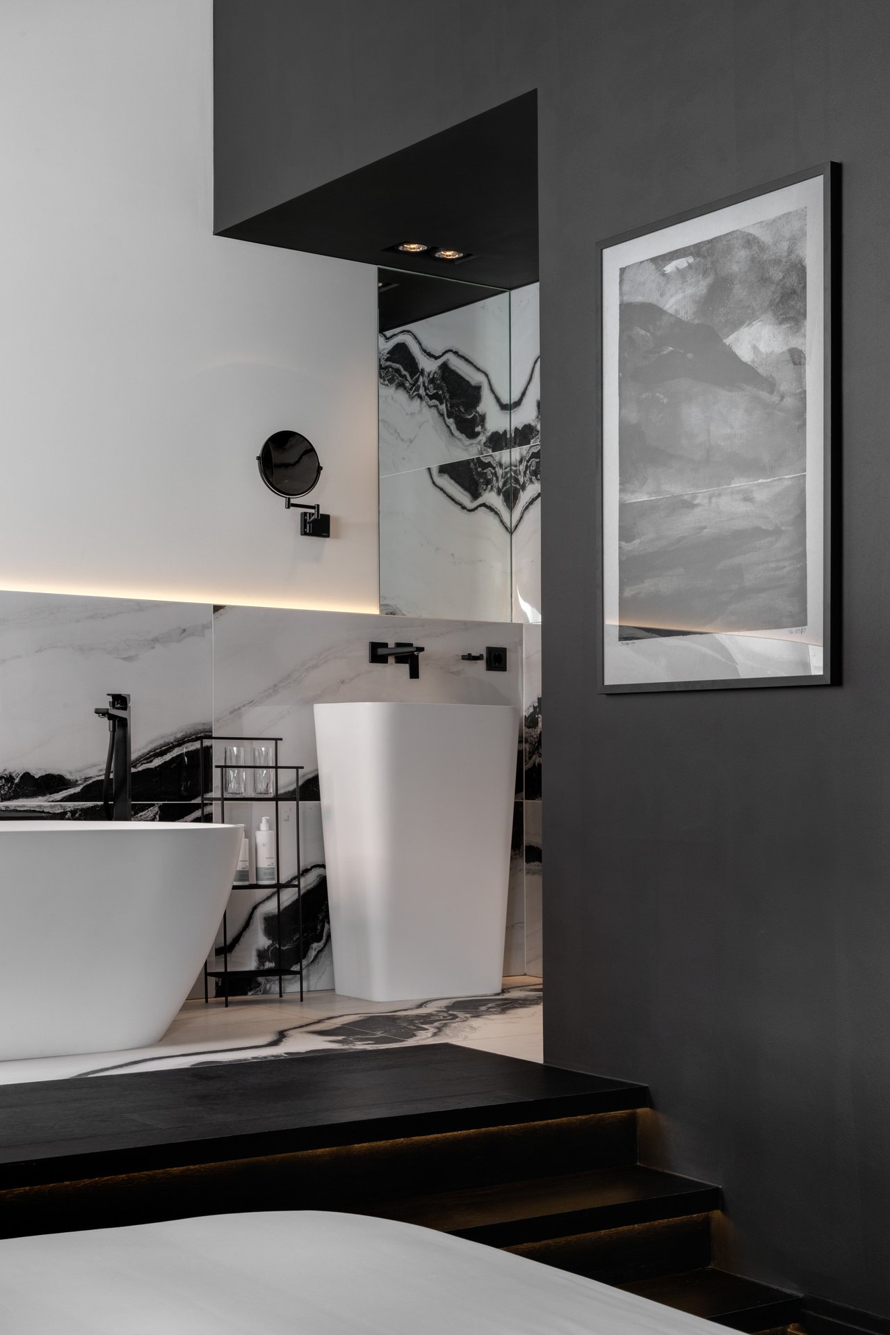 Suite 002 - Feran Thomassen 02.jpg