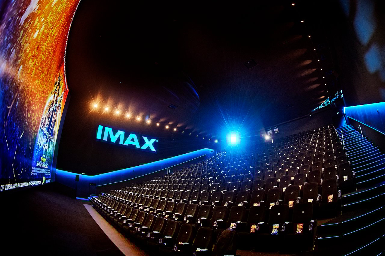 IMAX schouwbrugpleinzaal1_zonder man.jpg