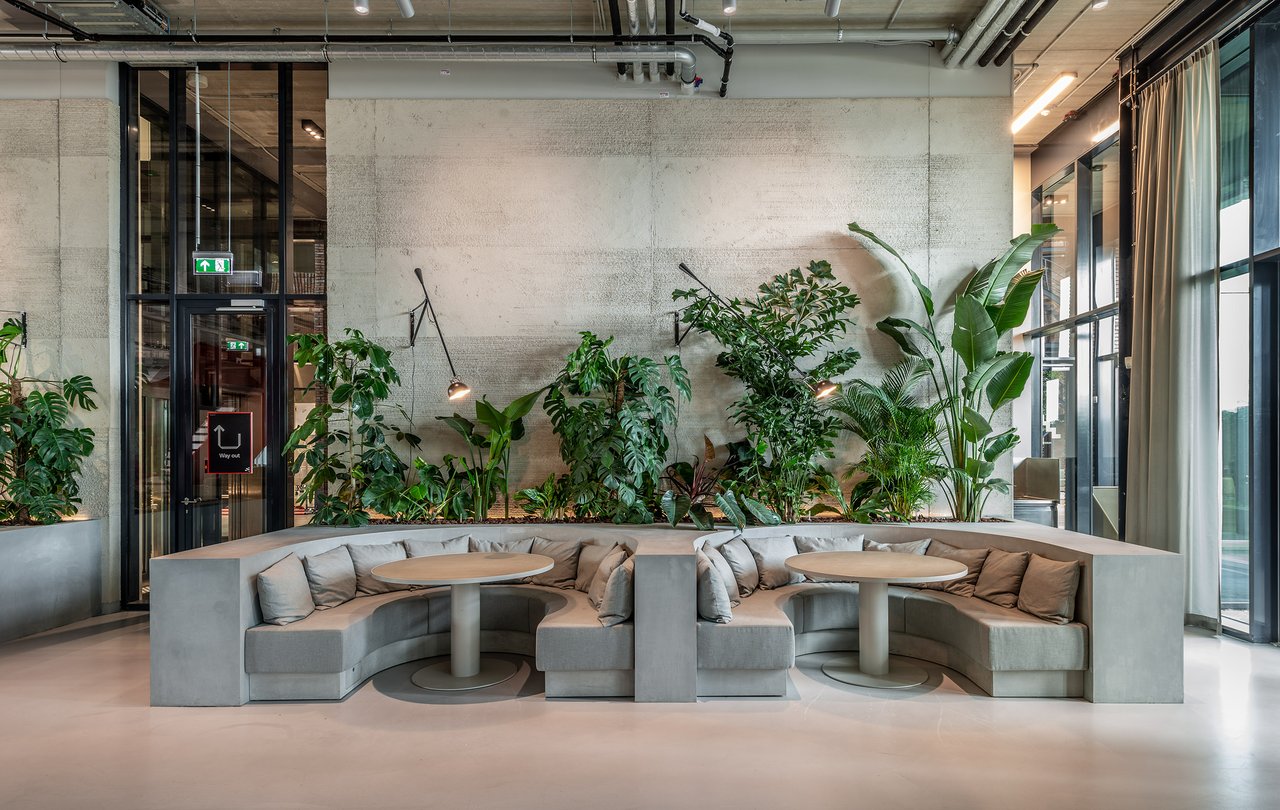 21_ACE_Boothseats_Amsterdam_Teo Krijgsman_office interior design_TANK_Tommy Kleerekoper_Sanne Schenk.jpg