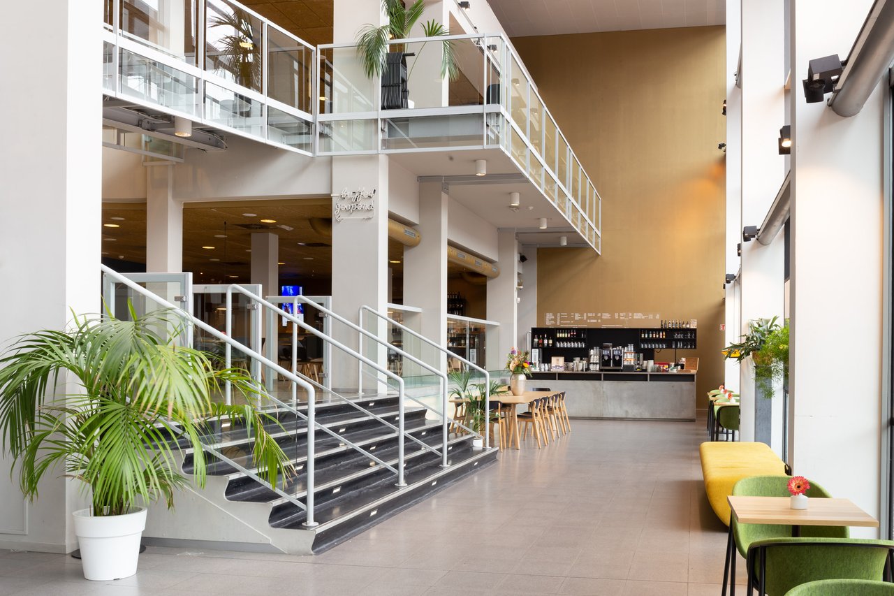 Benedenfoyer (2)