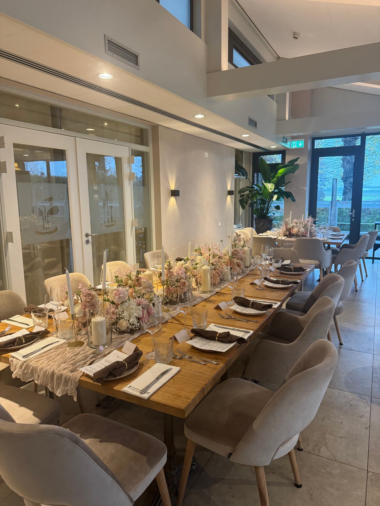 bruiloft diner setting serre Huyskamer.jpeg