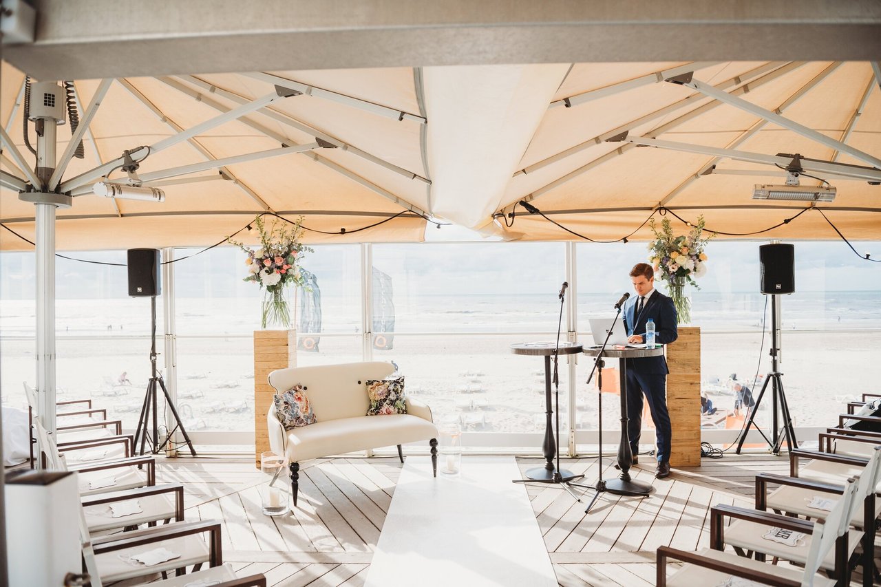 Ceremonie opstelling op een van de privé terrassen