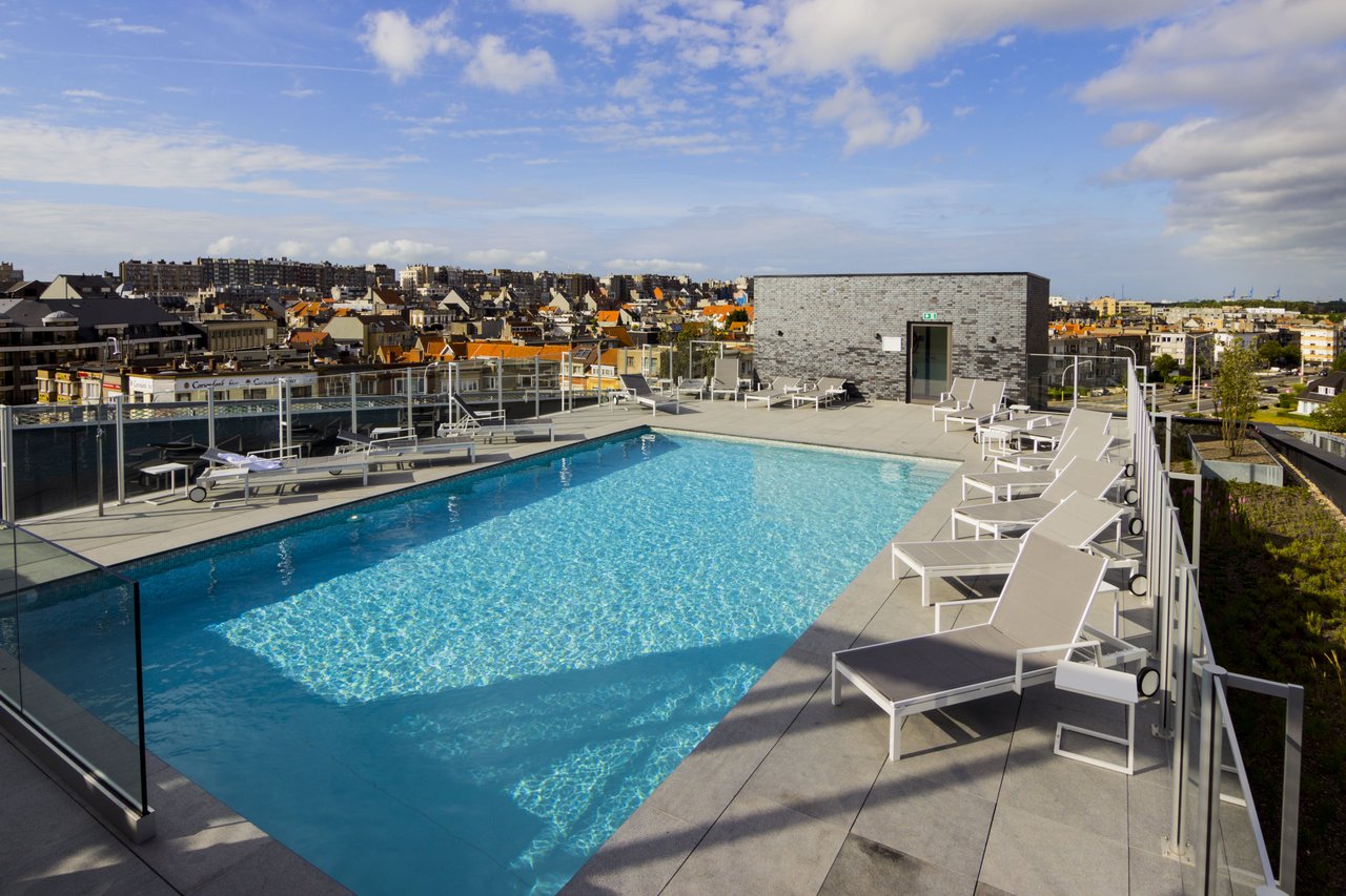 Rooftop zwembad Mercure Blankenberge