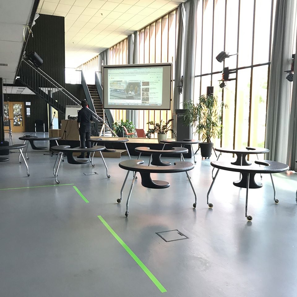 opstelling-1-5m-in-de-foyer