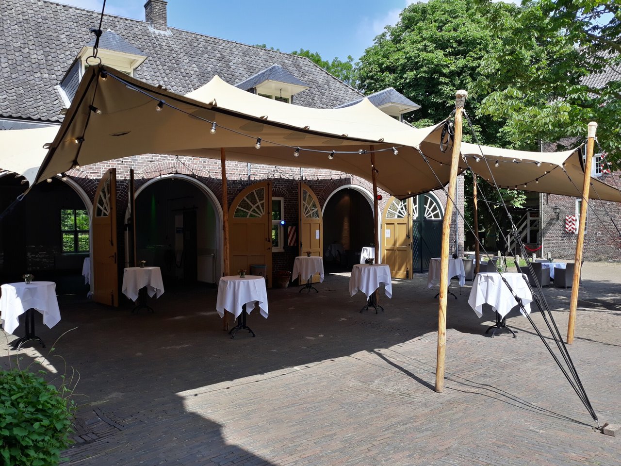 Flextent koetshuis