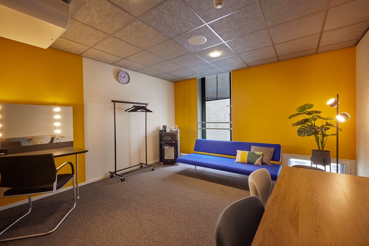 7. Solistenkleedkamer drie 2e etage incl. werktafel.jpg