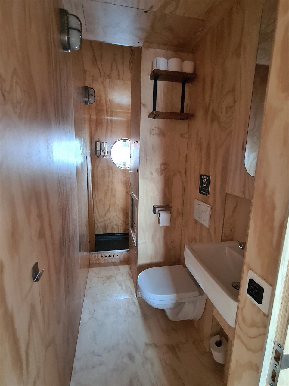 211130151552.Toilet.resized.1280x0.jpg
