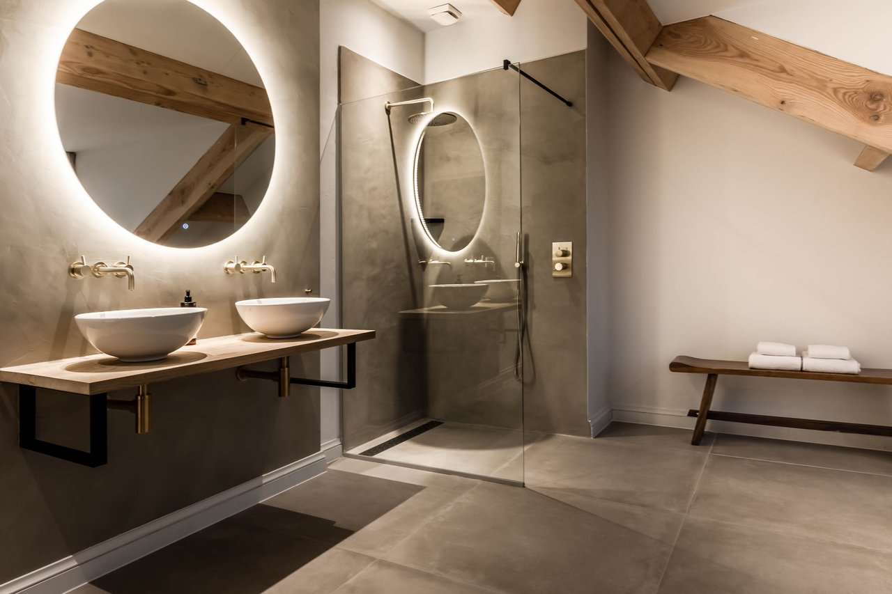 Champagne Suite 17.jpg