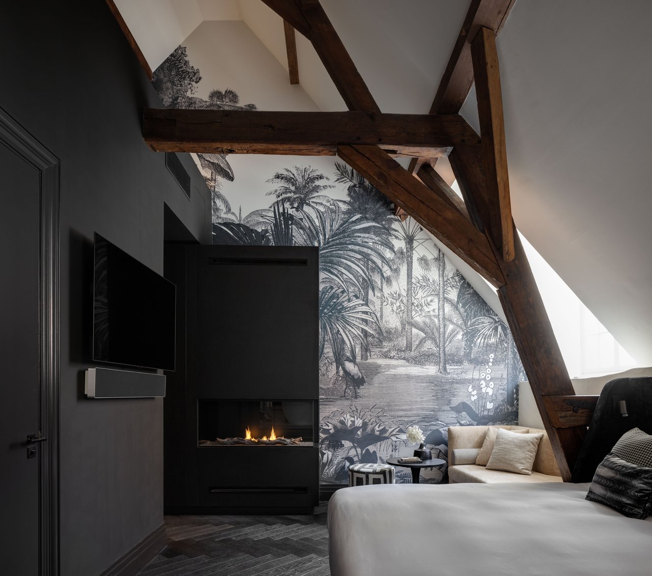 Suite 002 - Feran Thomassen 03.jpg