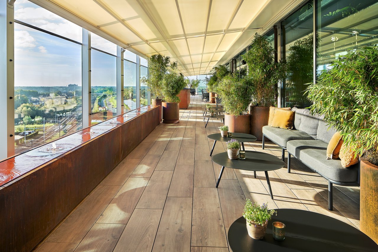 Current Rooftop Restaurant - Terras Overkapping