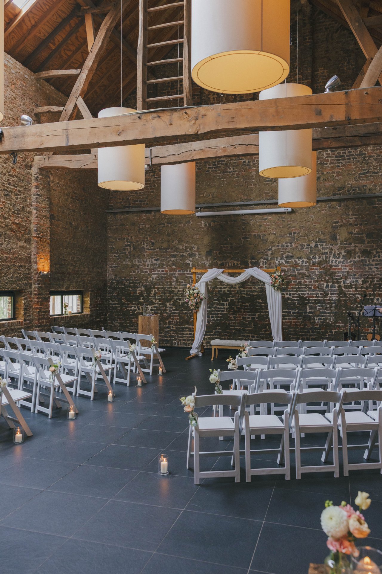 Ceremonie opstelling binnen